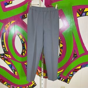 Bendover, Classic Pull On Dress Pants. Grey. Size 6P. In excellent condition!